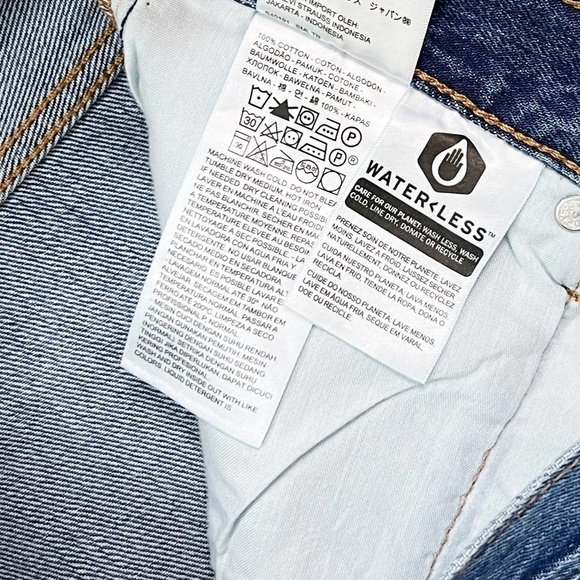 NWT Levi’s High Rise Deconstructed Denim Mini Skirt Stuck in the Middle Wash - Picture 9 of 9